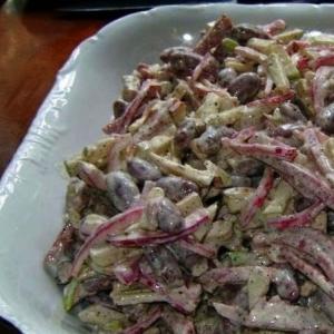 Saláta krutonnal és kolbásszal, lépésről lépésre receptek Saláta krutonnal, uborkával és kolbásszal