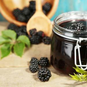 Blackberry jam without cooking